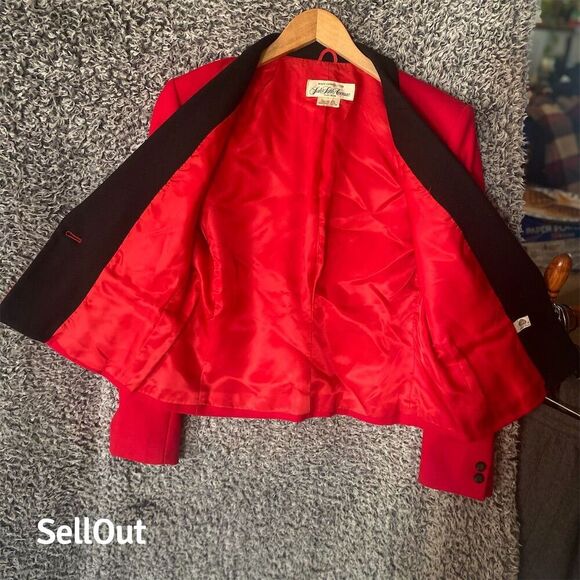 Vintage Women's Red Wool Blazer M Black Velvet Collar - Picture 7 of 7